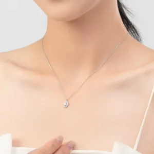 Glimmering Curve Jewel Necklace